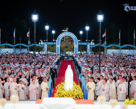 CÁC CA ĐOÀN GIÁO PHẬN PHAN THIẾT HÀNH HƯƠNG HỌC TẬP TRONG NĂM THÁNH MỪNG KIM KHÁNH GIÁO PHẬN TẠI TRUNG TÂM THÁNH MẪU TÀPAO