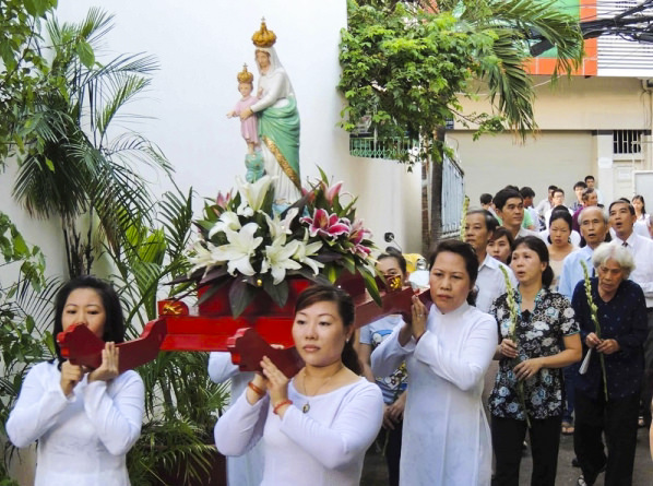 Lịch sử, ý nghĩa và lòng tôn kính Đức Mẹ trong tháng Hoa